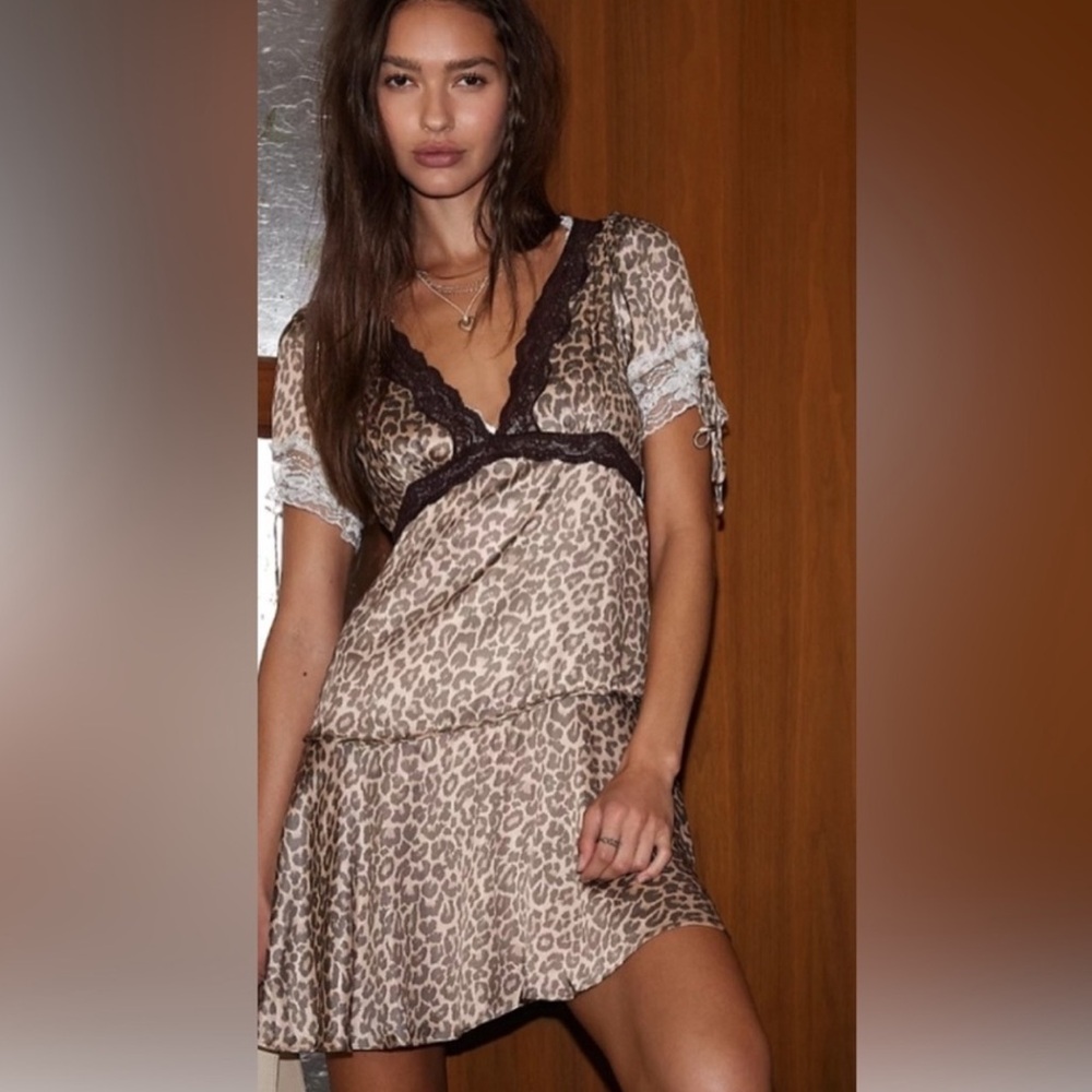 🆕🤍Free People Jos Mini Dress. NWT. Natural combo